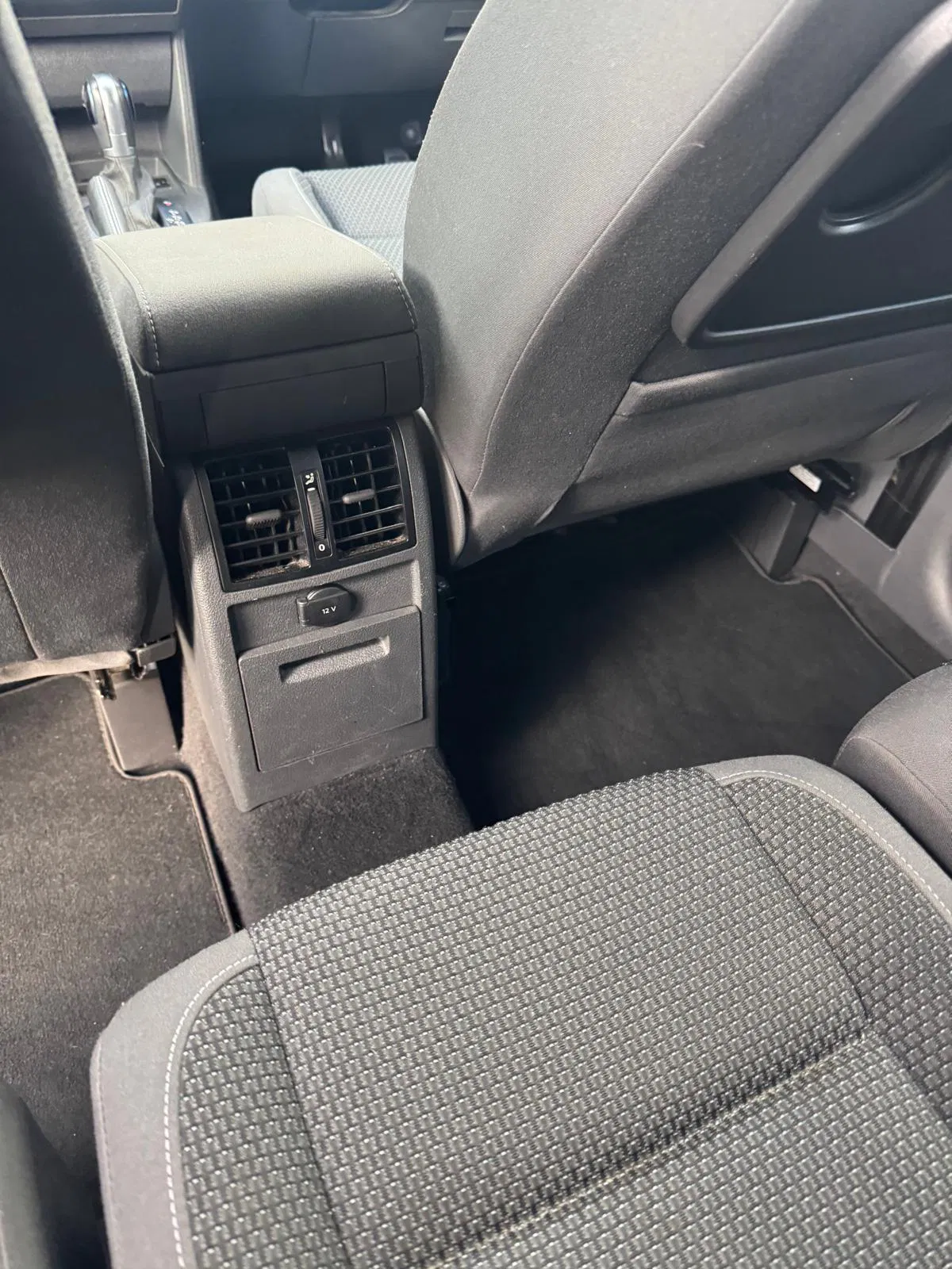 2015 Volkswagen Touran thumbnail 23