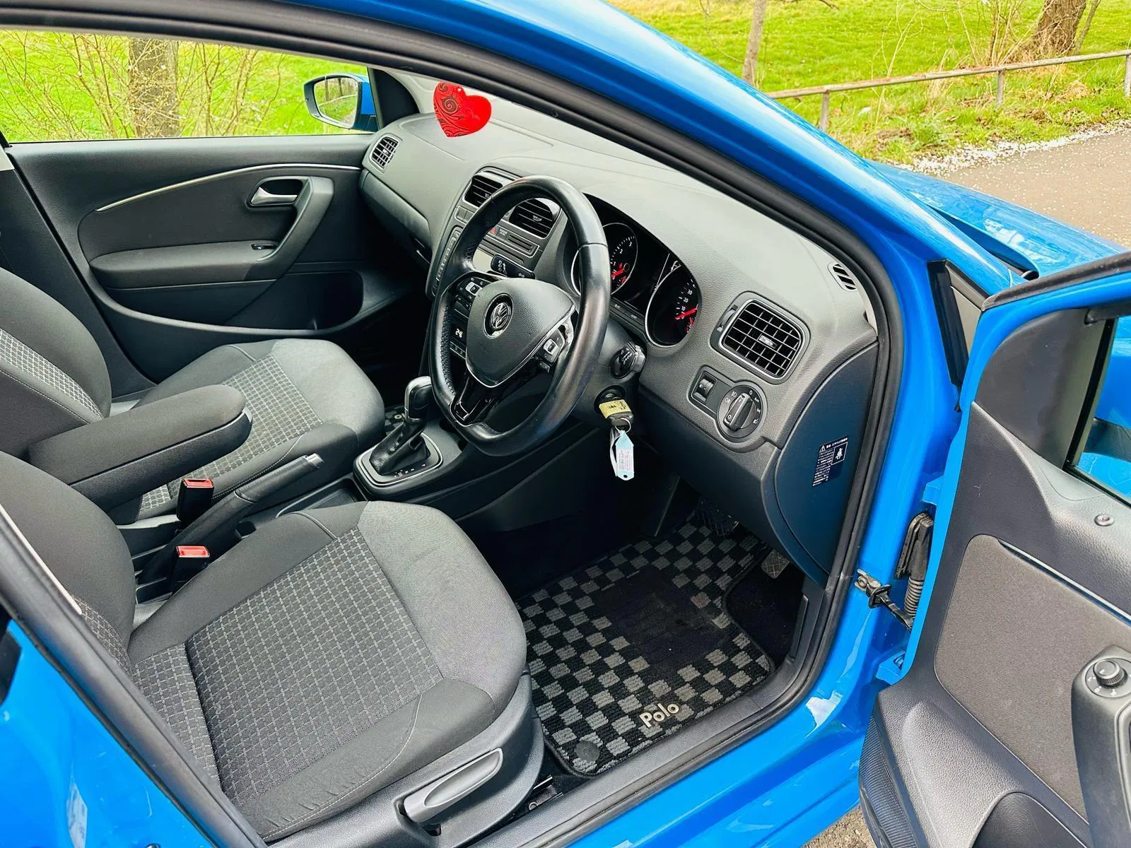 2015 Volkswagen Polo thumbnail 8