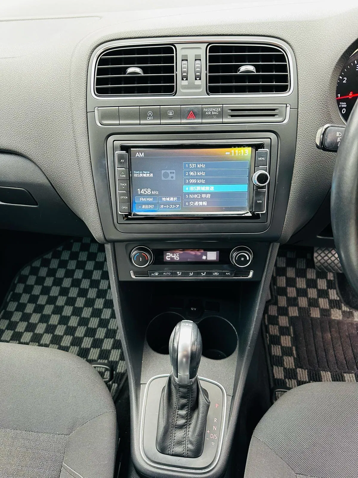 2015 Volkswagen Polo thumbnail 12